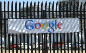 Google invierte 2500 millones de dólares al año en sus data centers Google invierte 2500 millones de dólares al año en sus data centers